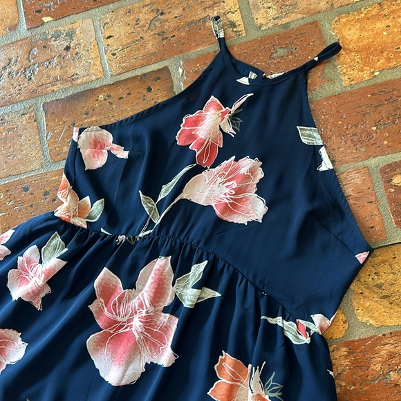 Sadie and Sage split back Halter dress sz S - Picture 7 of 14